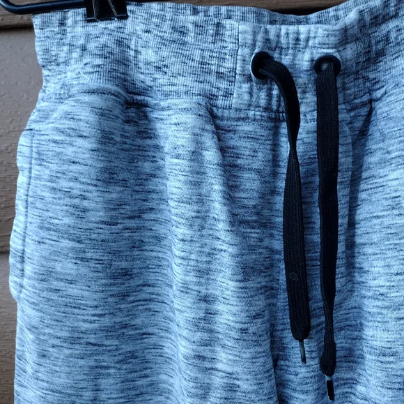 Joggers - Picture 2 of 9